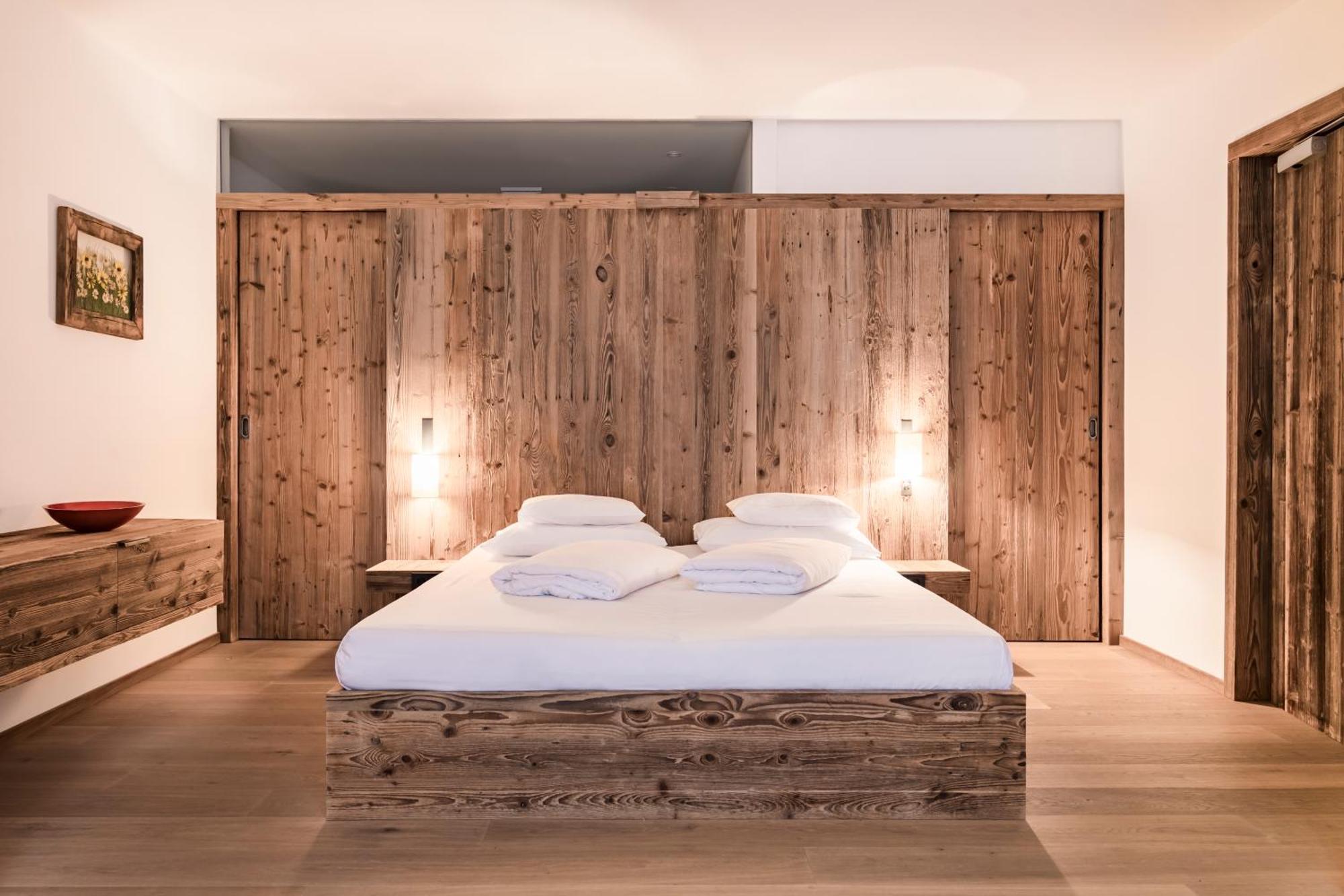 Double Room with Balcony,817640123:JPEG